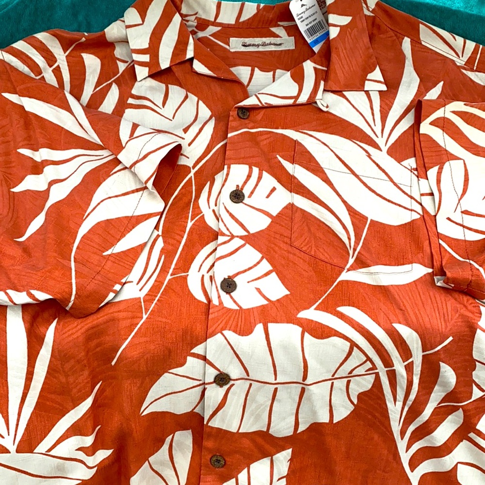 XL TOMMY BAHAMA 100% SILK SHORT SLEEVE SHIRT